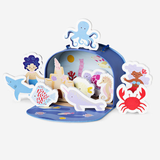 Play suitcase. With mermaids and friends