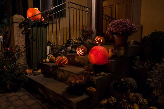 DIY Halloween Door & Entrance Décor Guide 2025