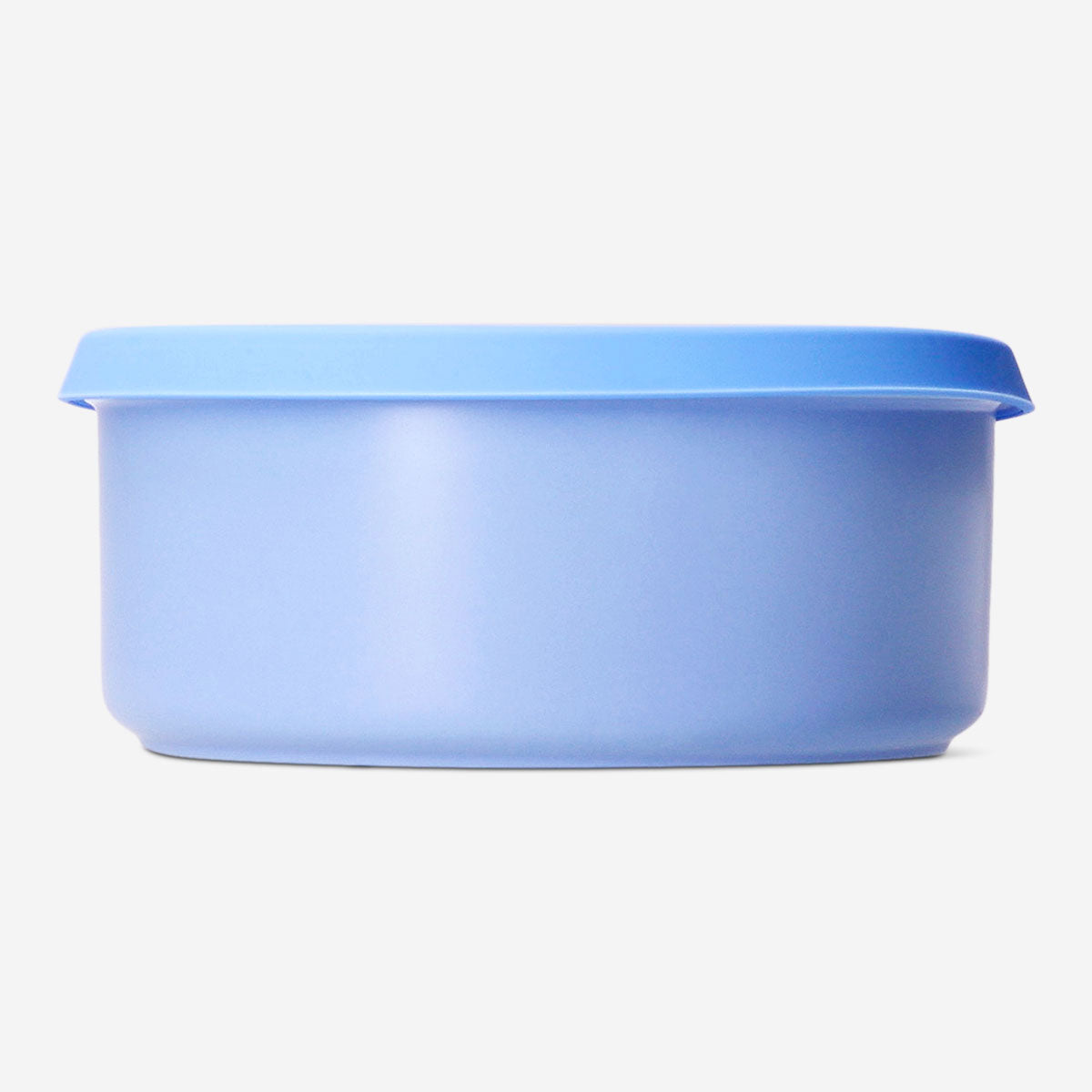 Blue ceramic food container with silicone lid, 19 cm, from Flying Tiger Copenhagen, suitable for storing kitchen foods.