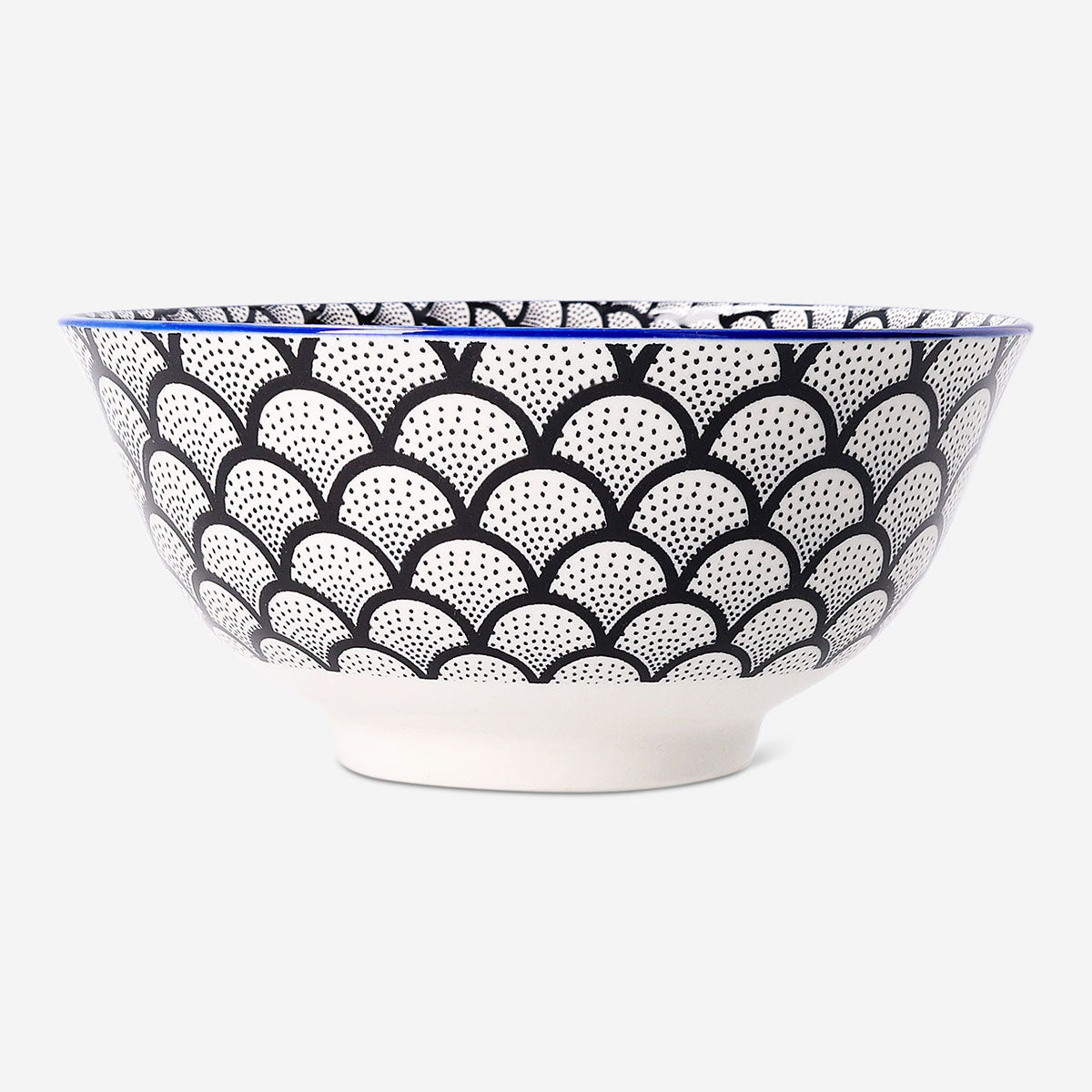 15 cm ceramic bowl with scallop pattern from Flying Tiger Copenhagen, showcasing its decorative design and smooth finish.