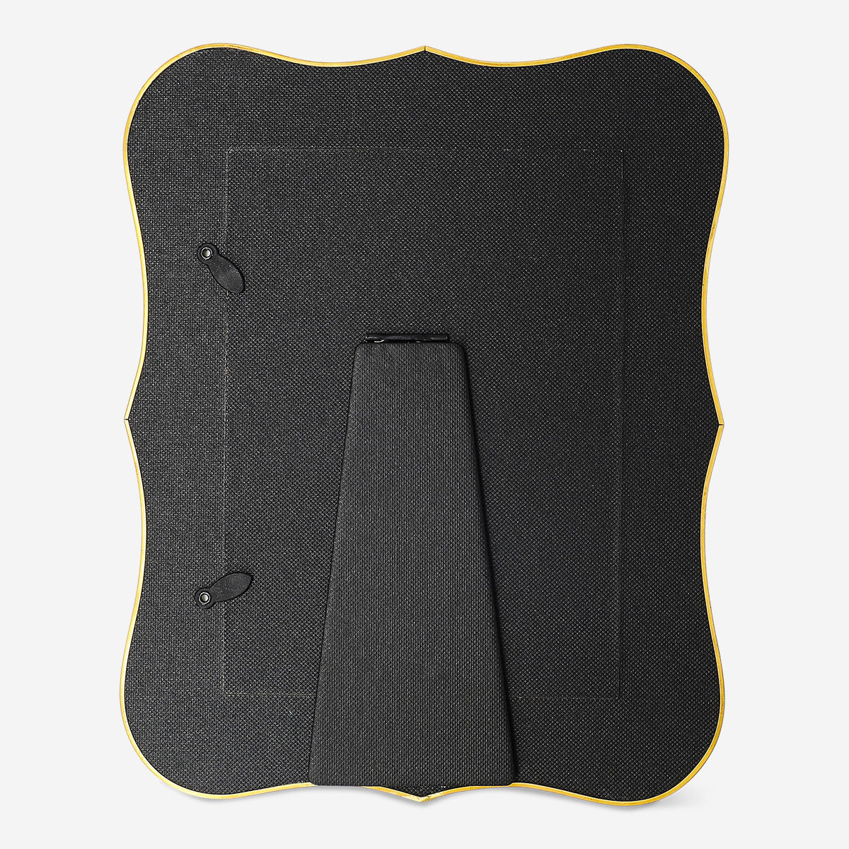Gold-trimmed scalloped picture frame in 13x18 cm size, perfect for home decor from Flying Tiger Copenhagen.