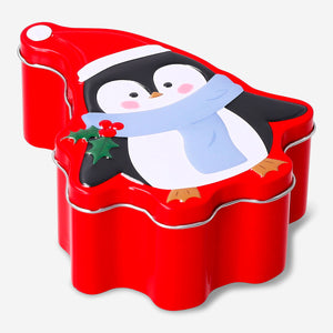 Penguin-shaped cake tin from Flying Tiger Copenhagen, made of durable metal for baking penguin-themed cakes in the kitchen.