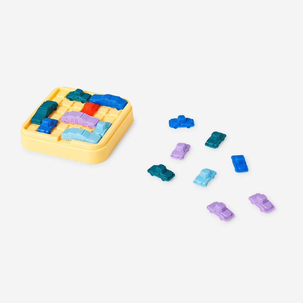 Flying Tiger Copenhagen IQ car puzzle mini game with colorful interlocking pieces for brain-teasing fun.