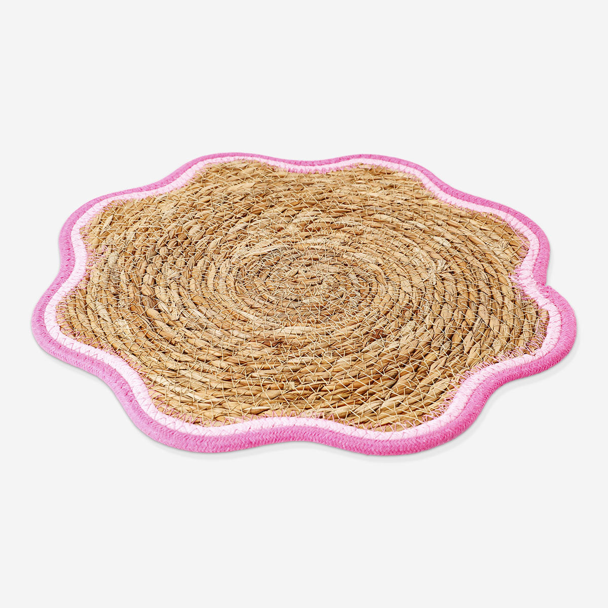 Woven cattail placemat with scalloped edge, 37 cm, in natural tones, designed for kitchen table decor by Flying Tiger Copenhagen.