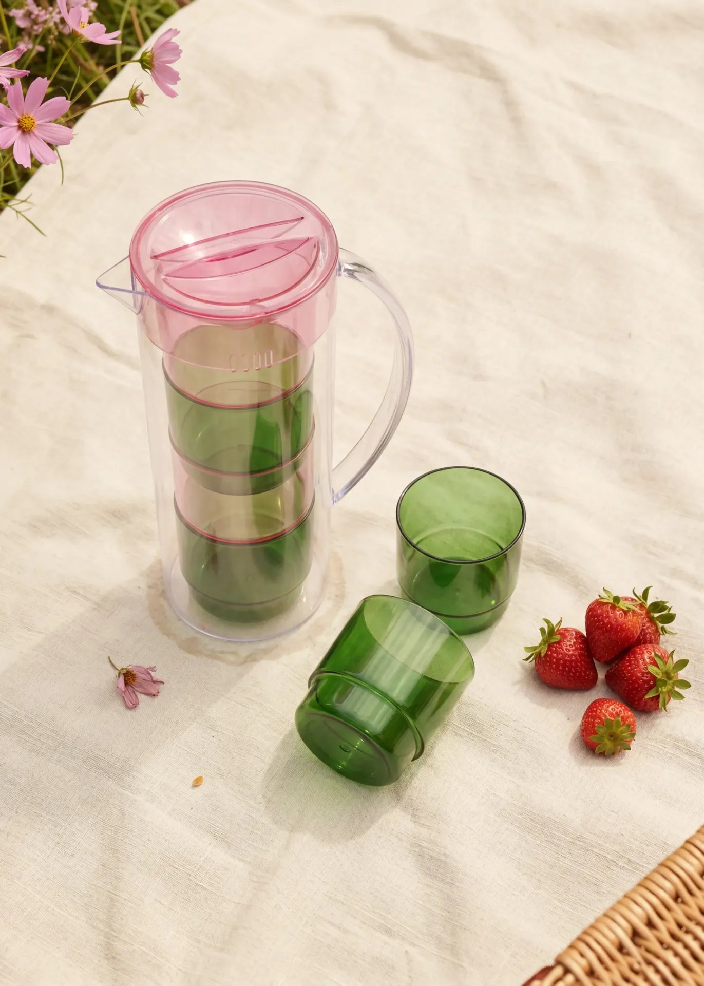 Flying Tiger Copenhagen 5-piece picnic set with jug and cups, ideal for outdoor parties and gatherings