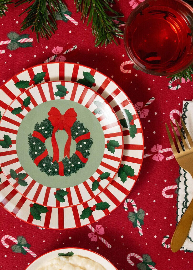 Small plate with Christmas print - 16 cm