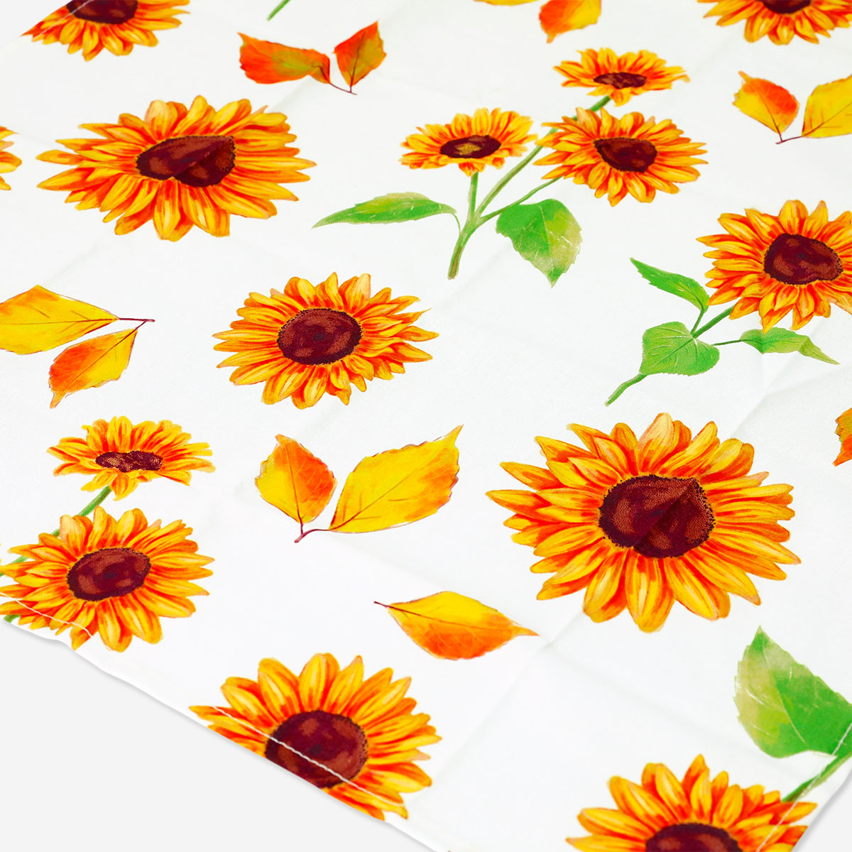 Autumn print tea towel from Flying Tiger Copenhagen, 50x70 cm kitchen linen with fall-themed design on soft fabric.