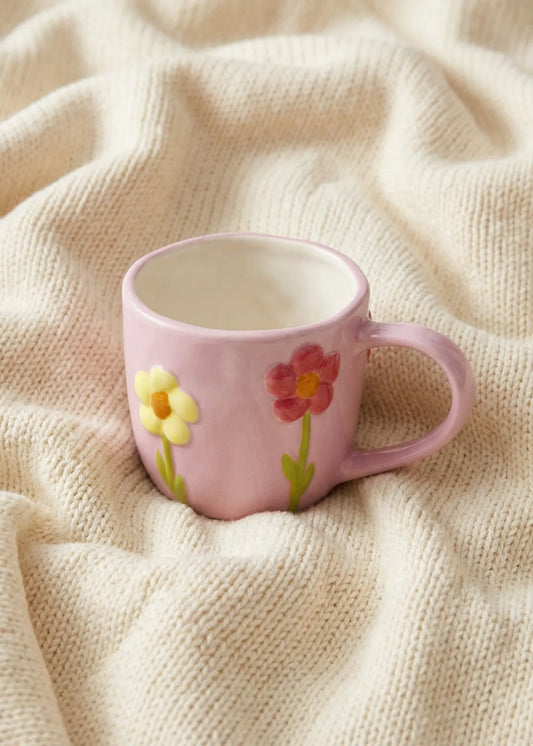Pink mug with embossed flowers - 330 ml