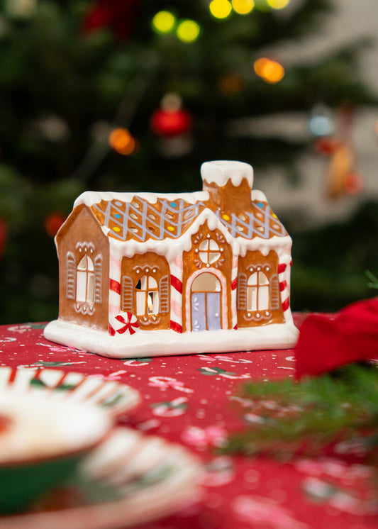 Gingerbread house tealight holder