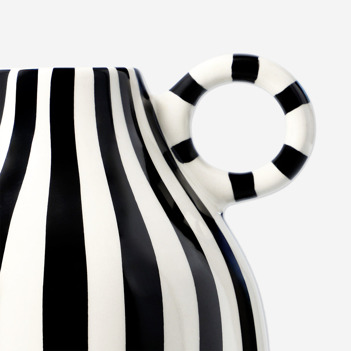 Vase with black and white stripes - 16 cm