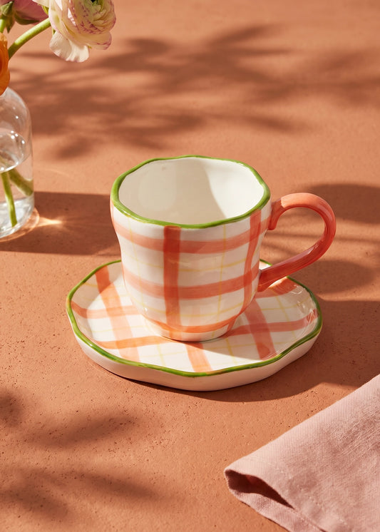 Mug à motif damier peint à la main avec soucoupe - 200 ml