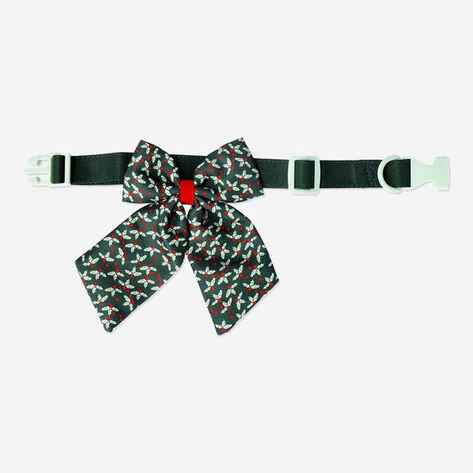 Adjustable green collar with bowtie