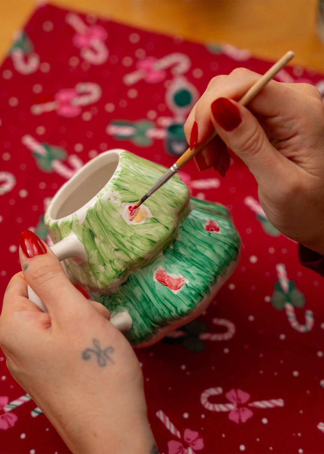 DIY Christmas Tree Mug Kit – Personalize Your Holiday Cheer