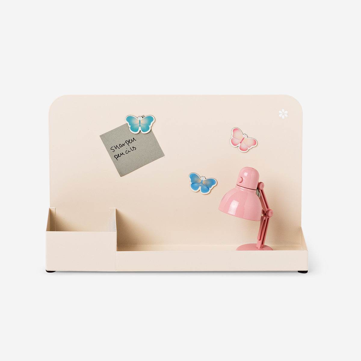 Magnetic desk tidy with magnets