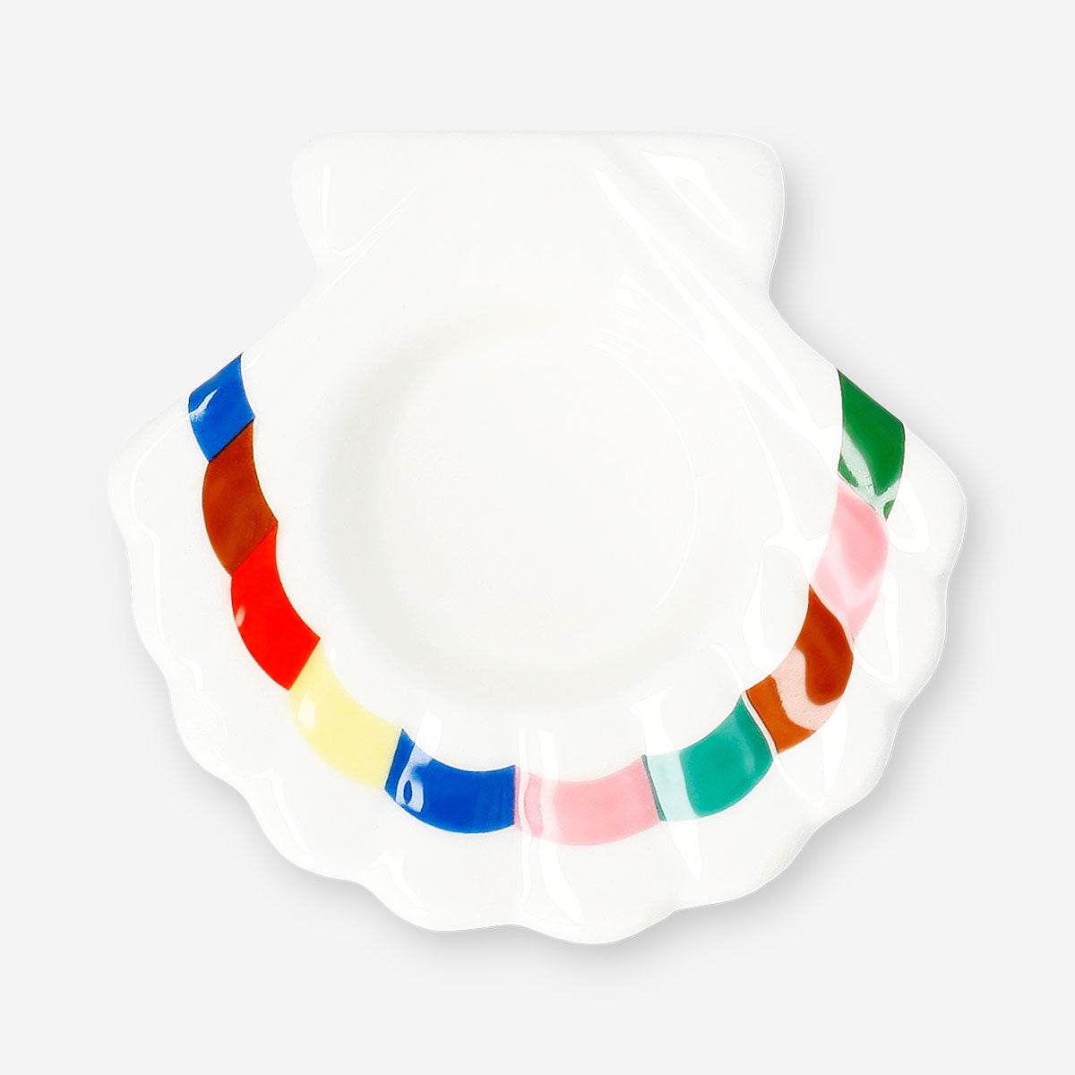 White seashell tealight holder with a 10 cm base, designed for home decor by Flying Tiger Copenhagen.