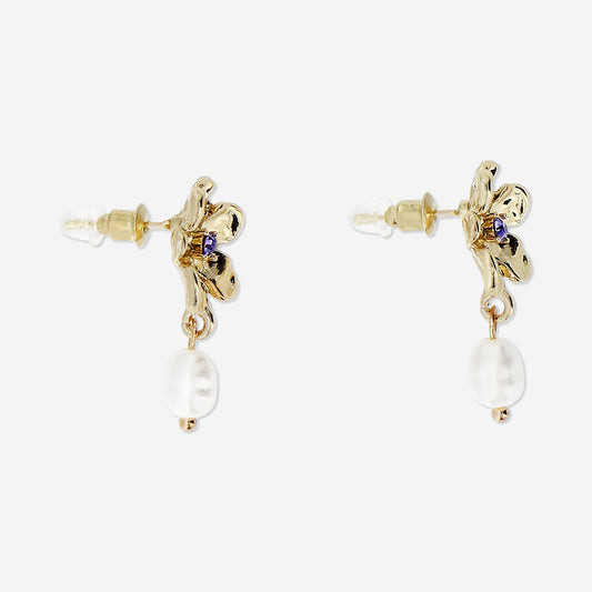 Stud earrings - Gold flower with pearl