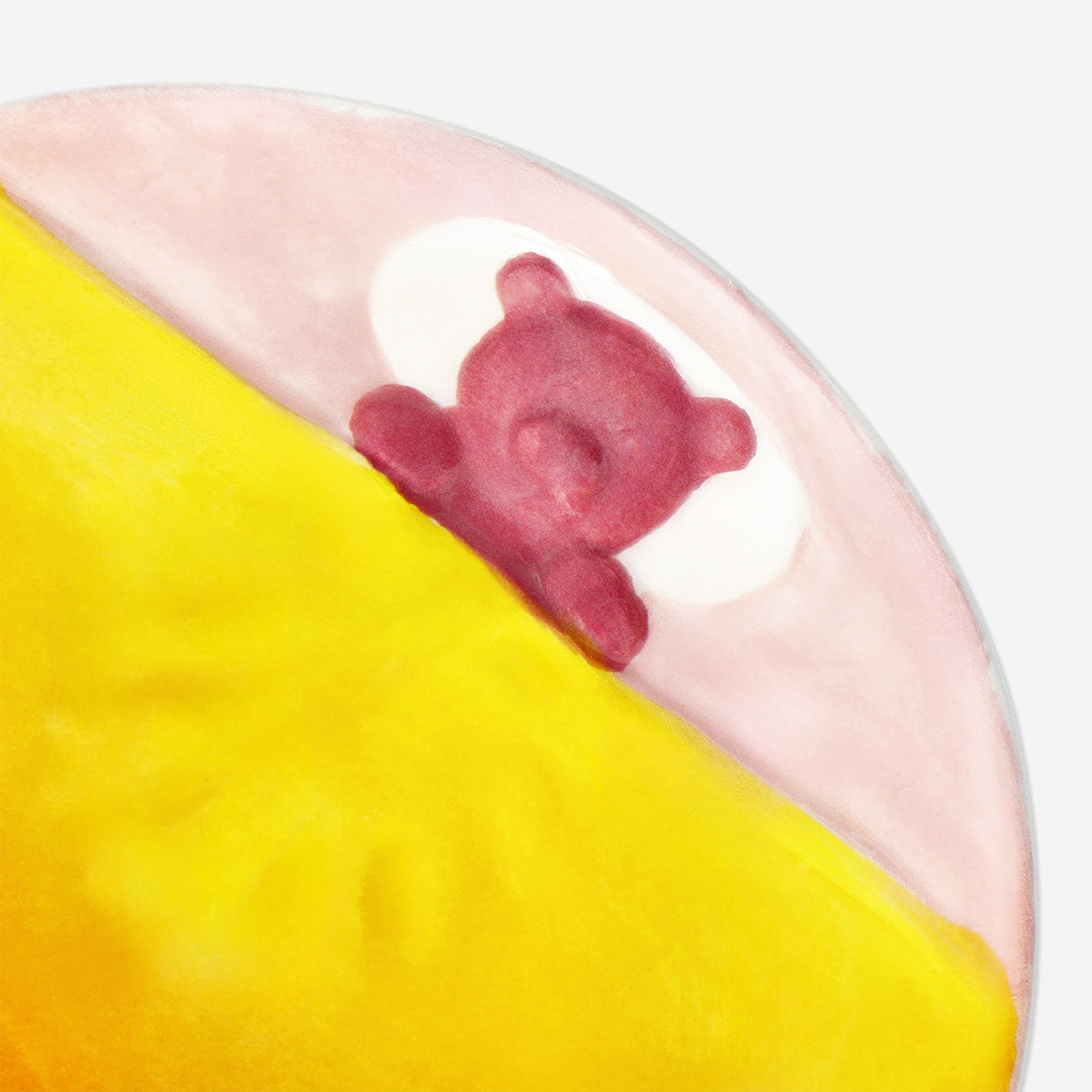 Plateau à bibelots en dégradé avec un ours et une couverture