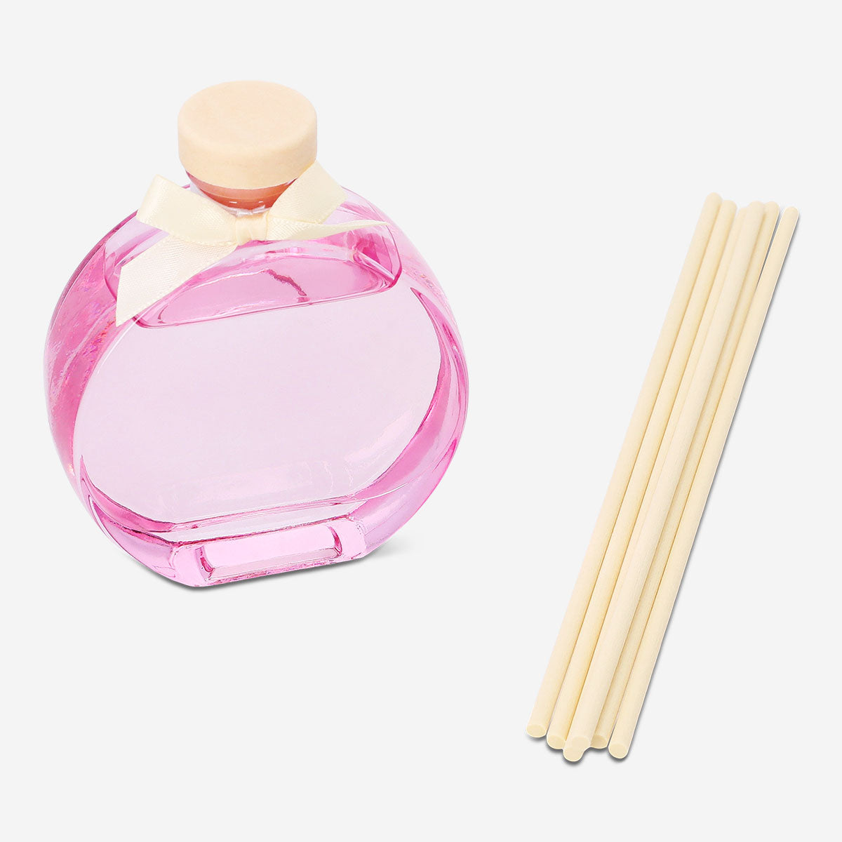 Flying Tiger Copenhagen reed diffuser with white tea fragrance, featuring glass bottle and natural reed sticks for home scenting.