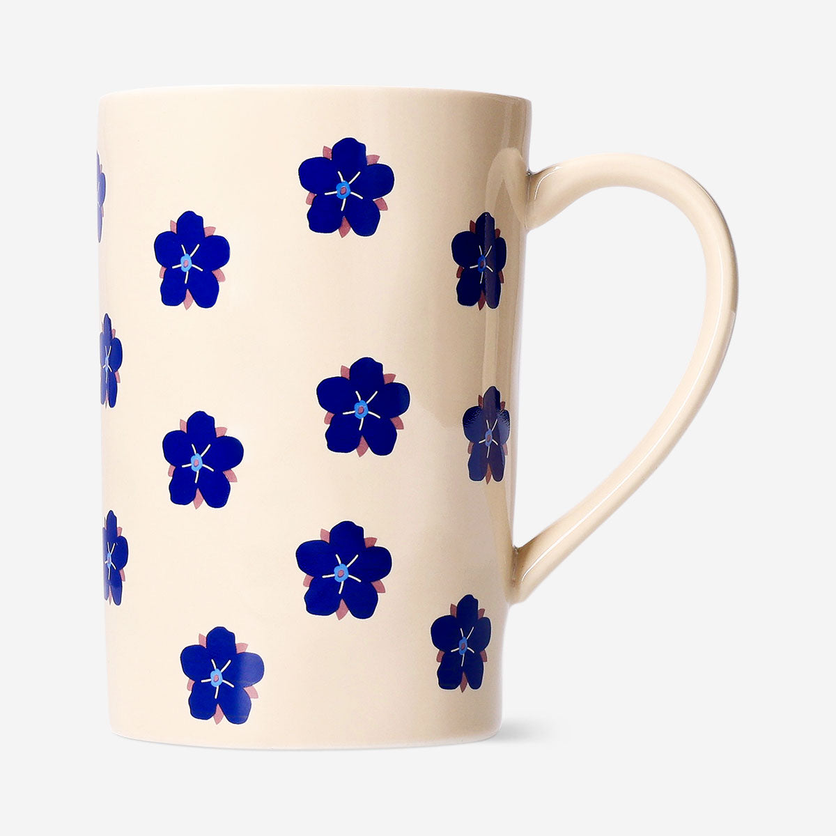 Pink flower mug with 570 ml capacity from Flying Tiger Copenhagen, featuring a floral kitchen design.