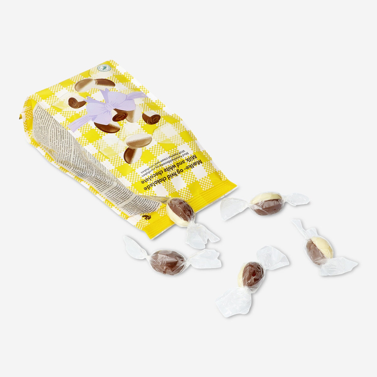 White chocolate eggs with hazelnut cream and cereal Food Flying Tiger Copenhagen 