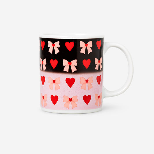 Magic colour changing mug with hearts - 320 ml