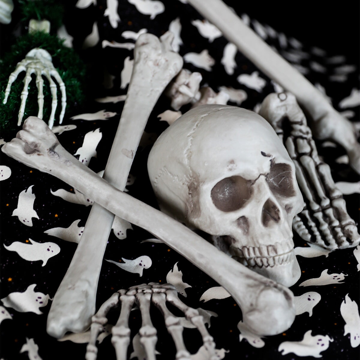 Flying Tiger Copenhagen skeleton set gadget with multiple skeleton figures and accessories for creative fun.