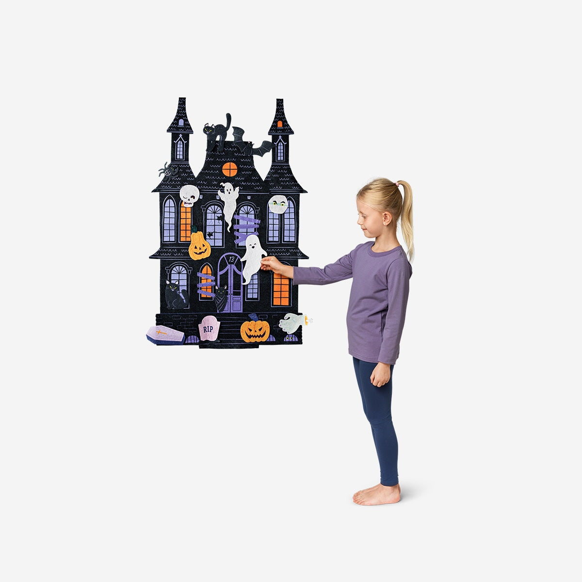 Felt haunted house with detachable figures Hobby Flying Tiger Copenhagen 