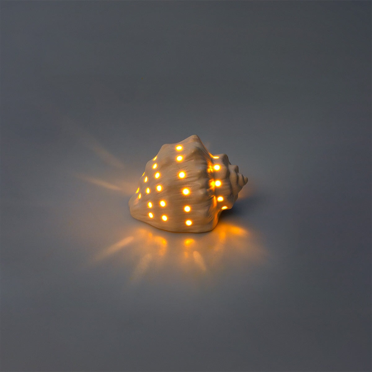 Ceramic seashell lamp Home Flying Tiger Copenhagen 