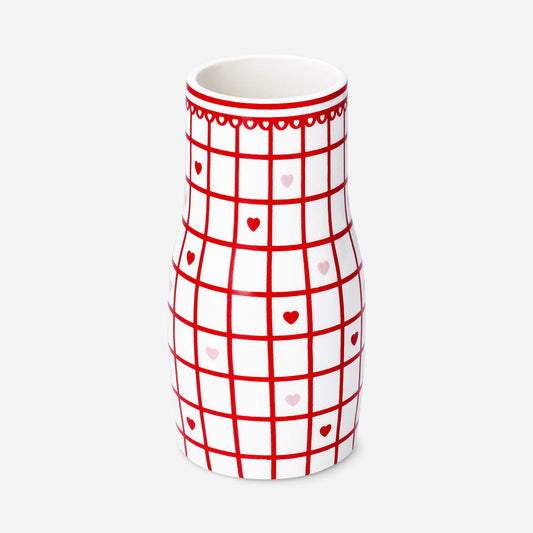 Ceramic vase with hearts