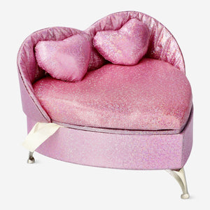 Heart-shaped jewellery storage in the form of a chair, designed for home use, by Flying Tiger Copenhagen.