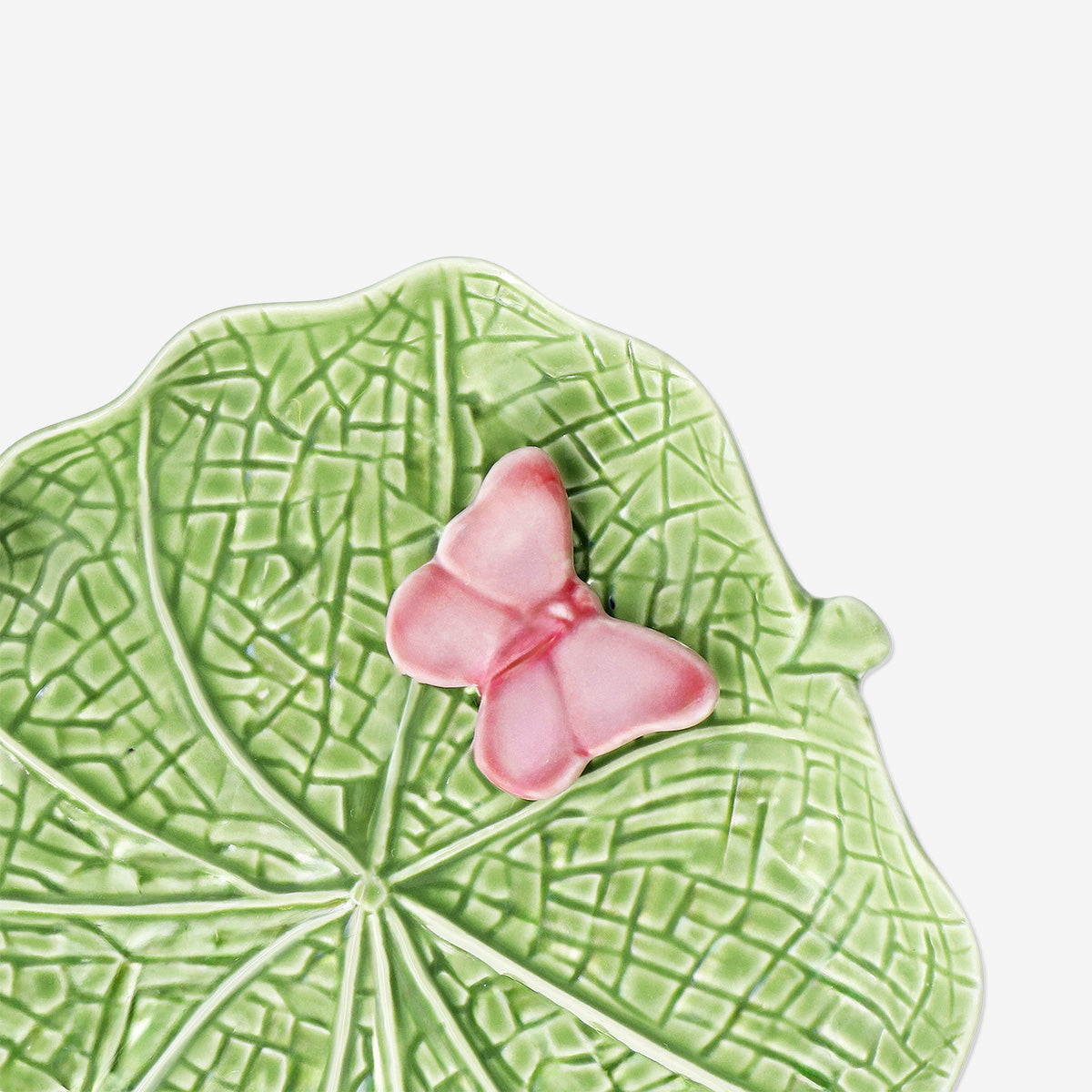 Plato de hoja verde con mariposa - 20 cm