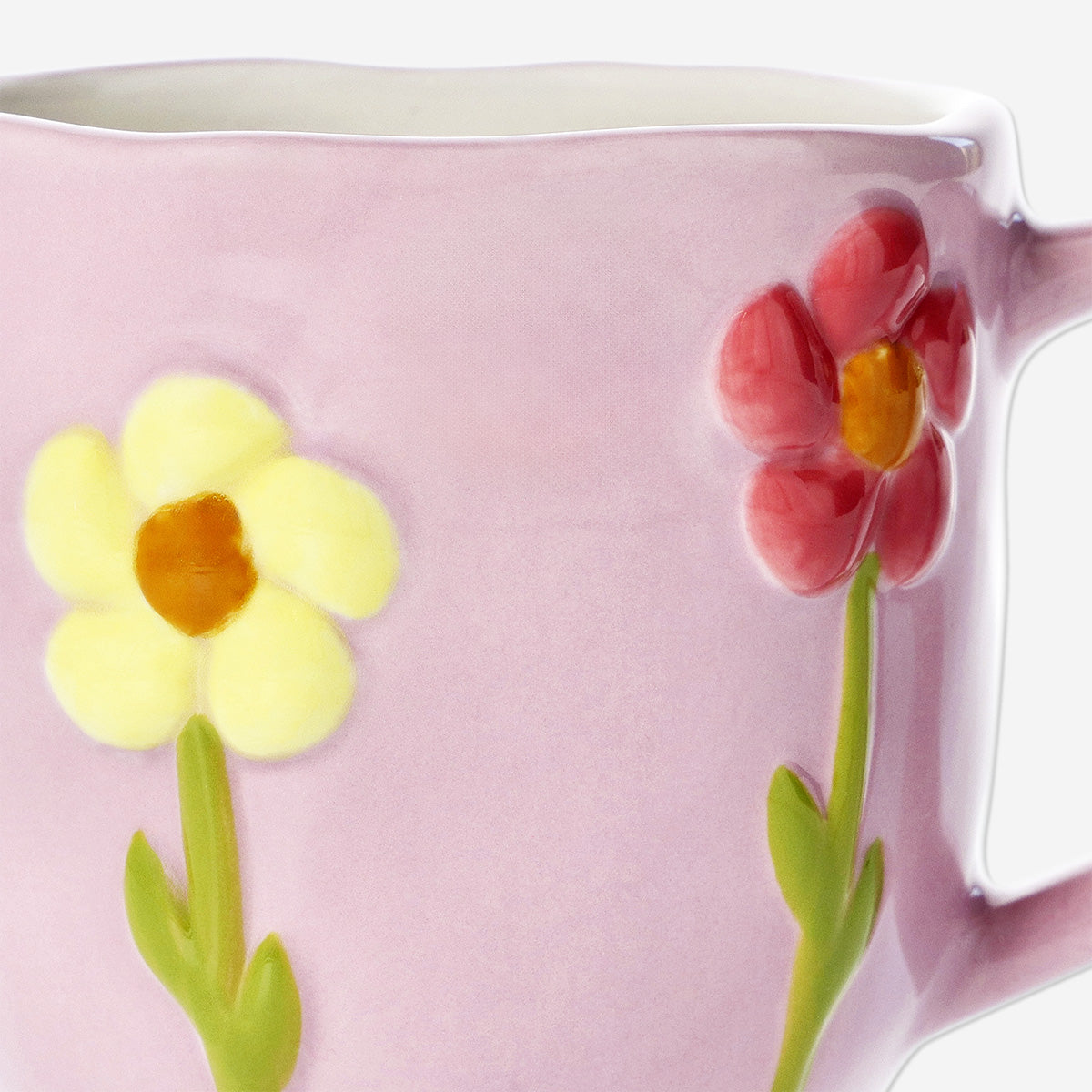 Pink mug with embossed flowers - 330 ml - Flying Tiger Copenhagen