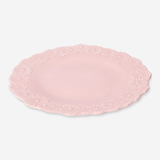 Plato rosa con flores en relieve