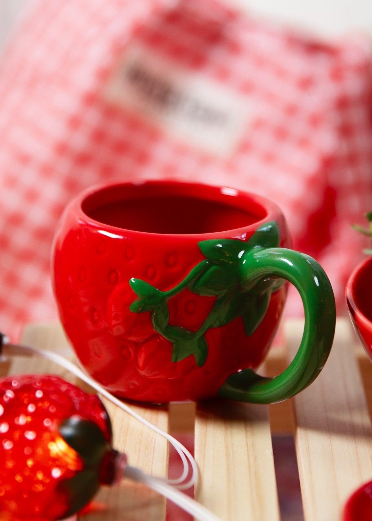 Strawberry mug - 200 ml Kitchen Flying Tiger Copenhagen 