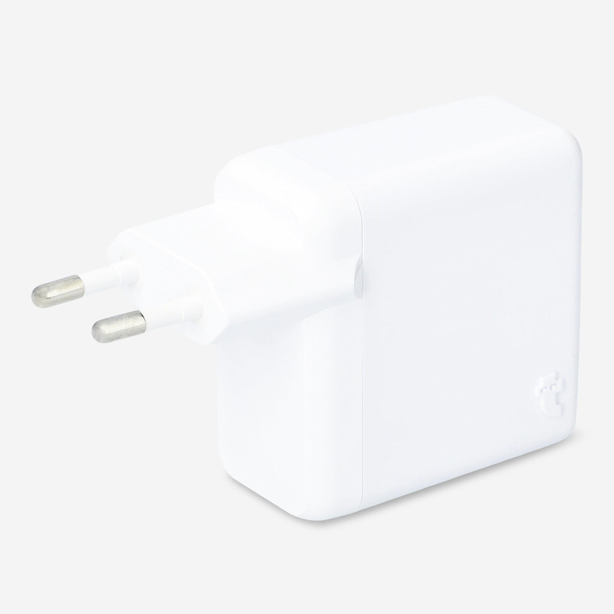 Wall adapter with four ports. USB-C and USB 3.0 Media Flying Tiger Copenhagen 
