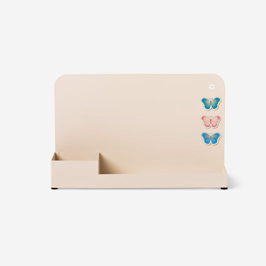 Magnetic desk tidy with magnets