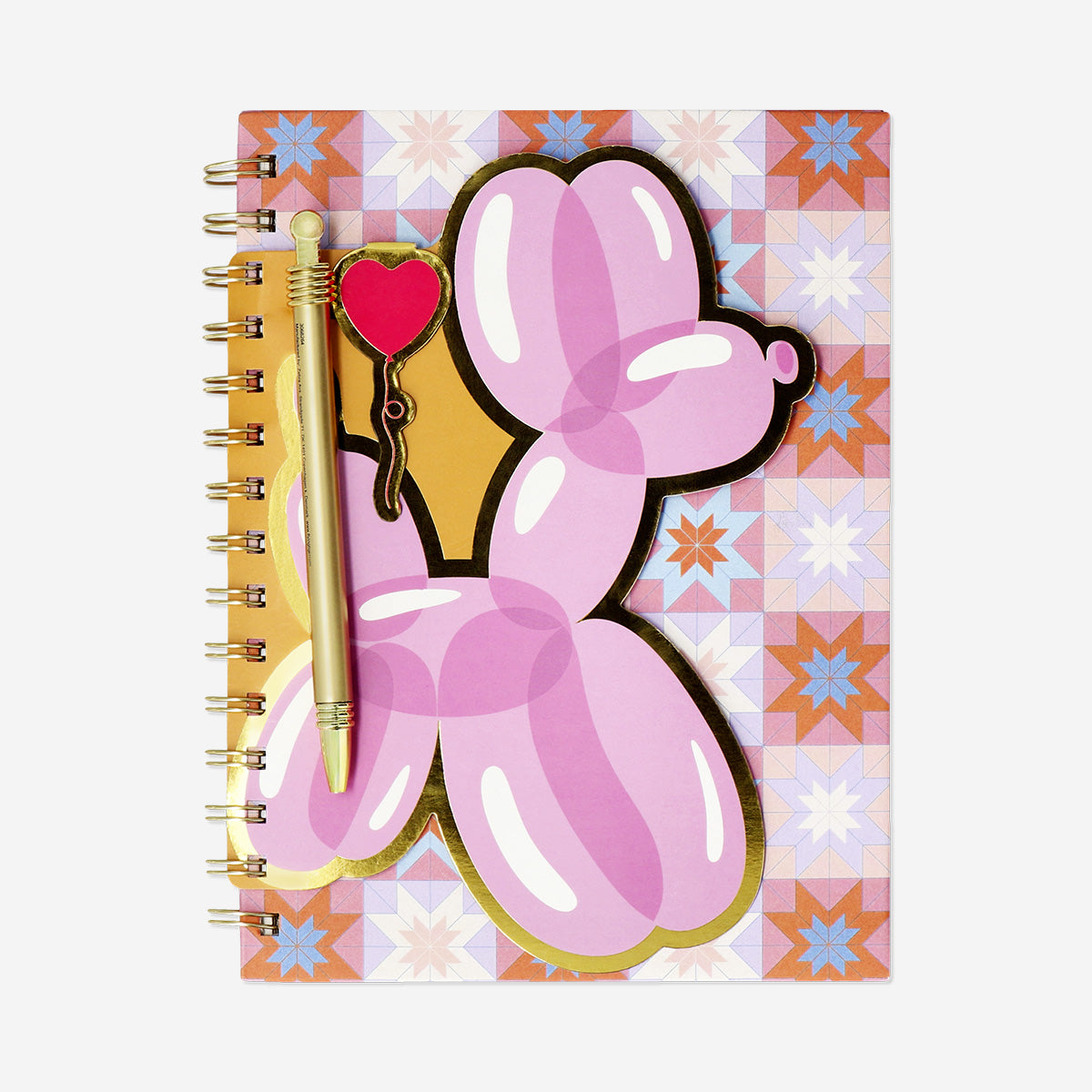 Cuaderno con bolígrafo y marcapáginas