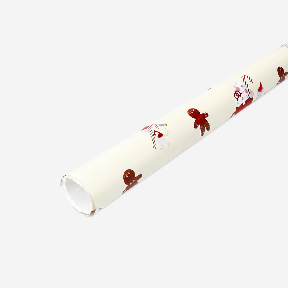Festive 400 cm Gingerbread people and hot chocolate wrapping paper by Flying Tiger Copenhagen for party gift wrapping.