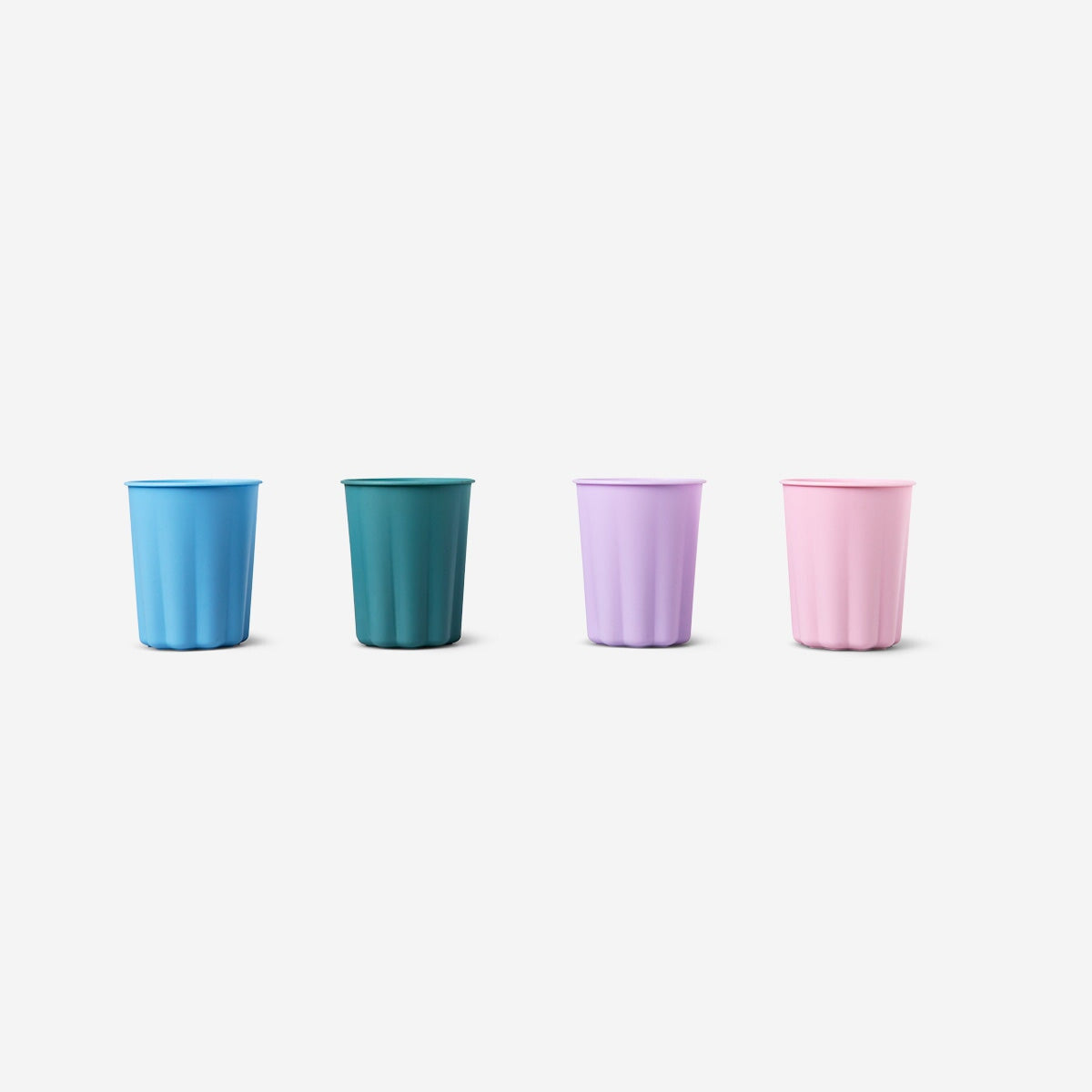 Plastic cups. 4 pcs Party Flying Tiger Copenhagen 
