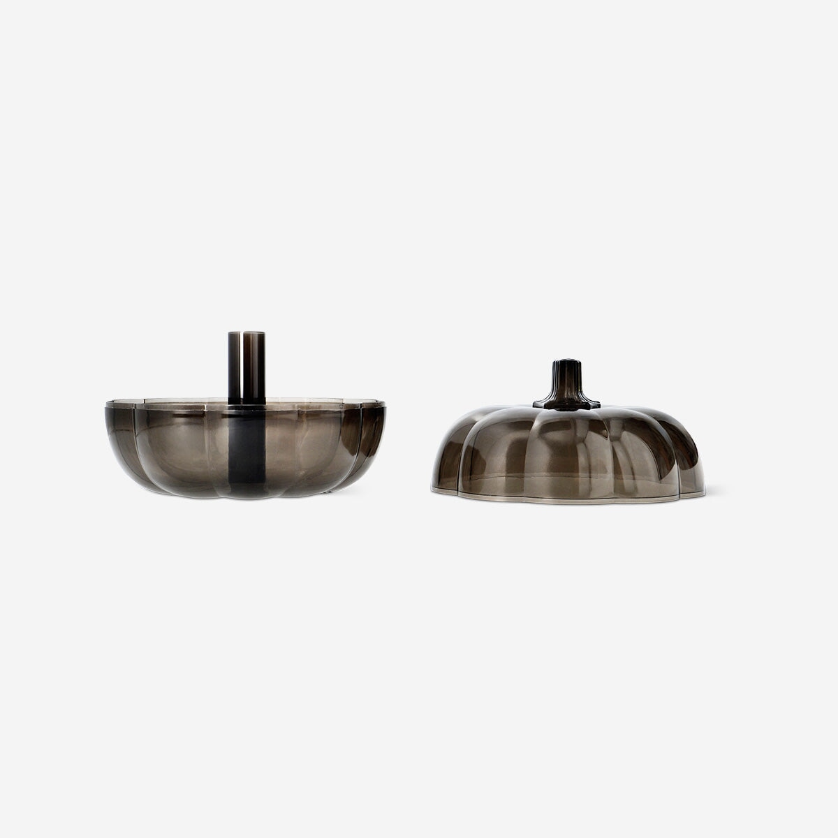 Flying Tiger Copenhagen pumpkin serving bowl, 19 cm, perfect for party decor and serving autumn-themed treats.