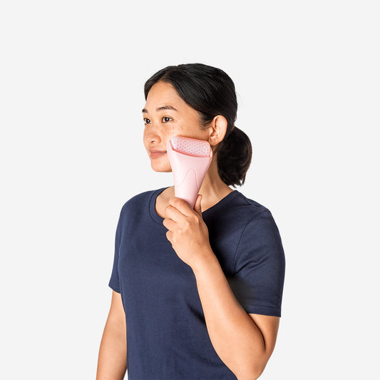 Rullo rinfrescante rosa per il viso