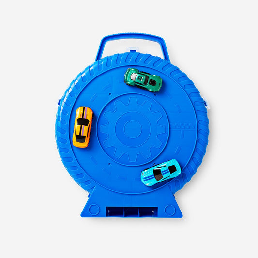 Almacenamiento de coches de juguete con 3 coches.