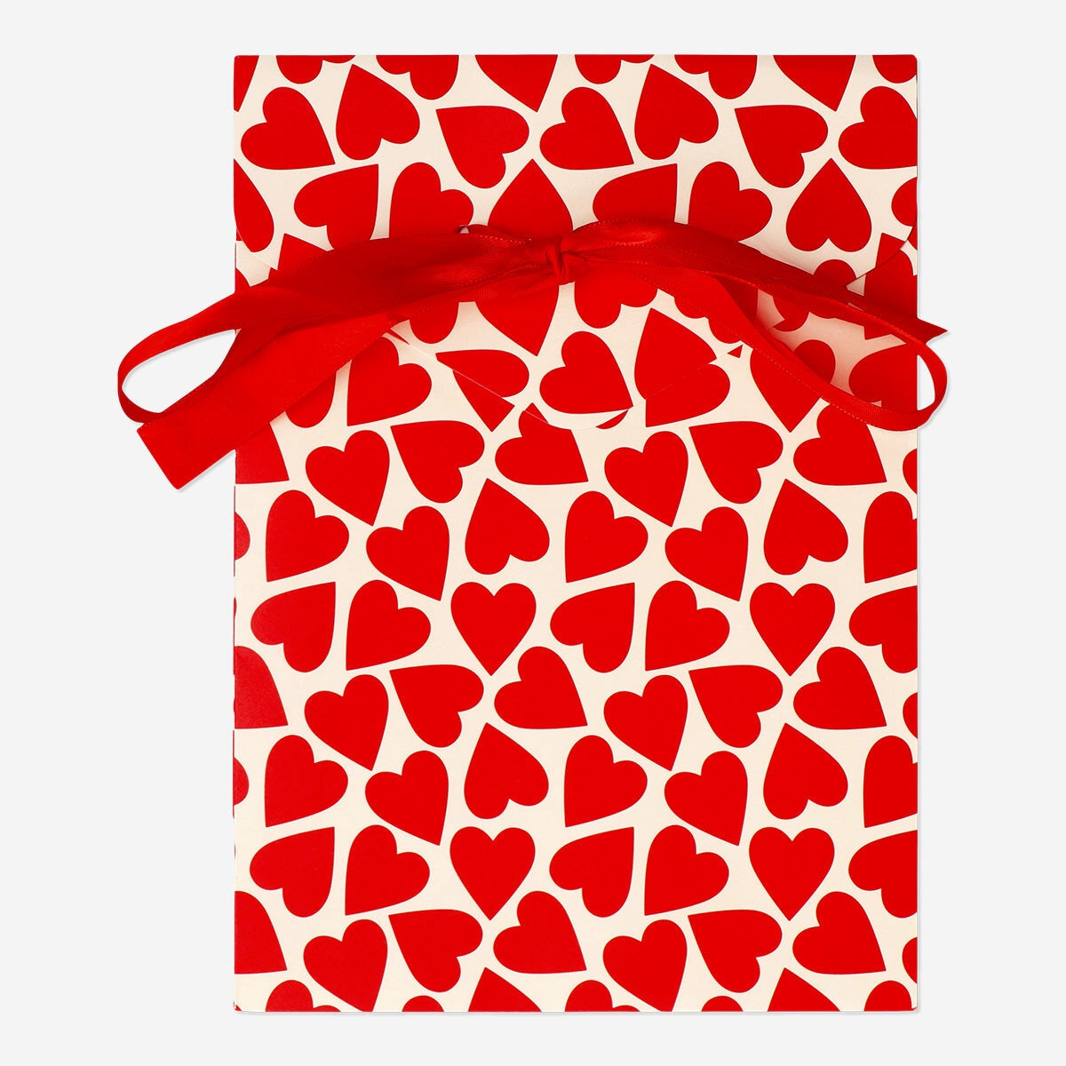 Gift bag with red hearts and bow Party Flying Tiger Copenhagen 