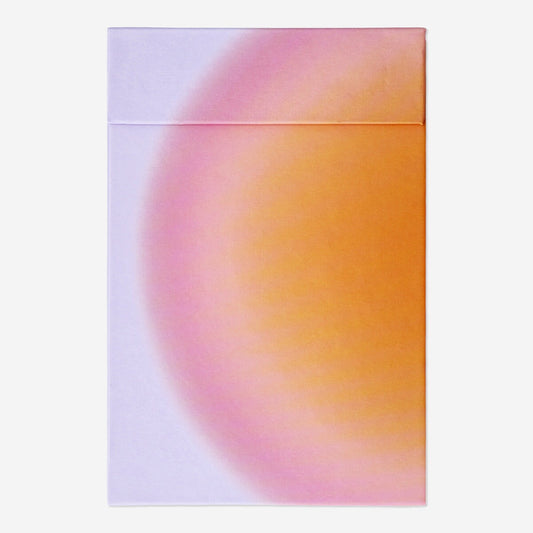 Gradient notepad with magnetic closing