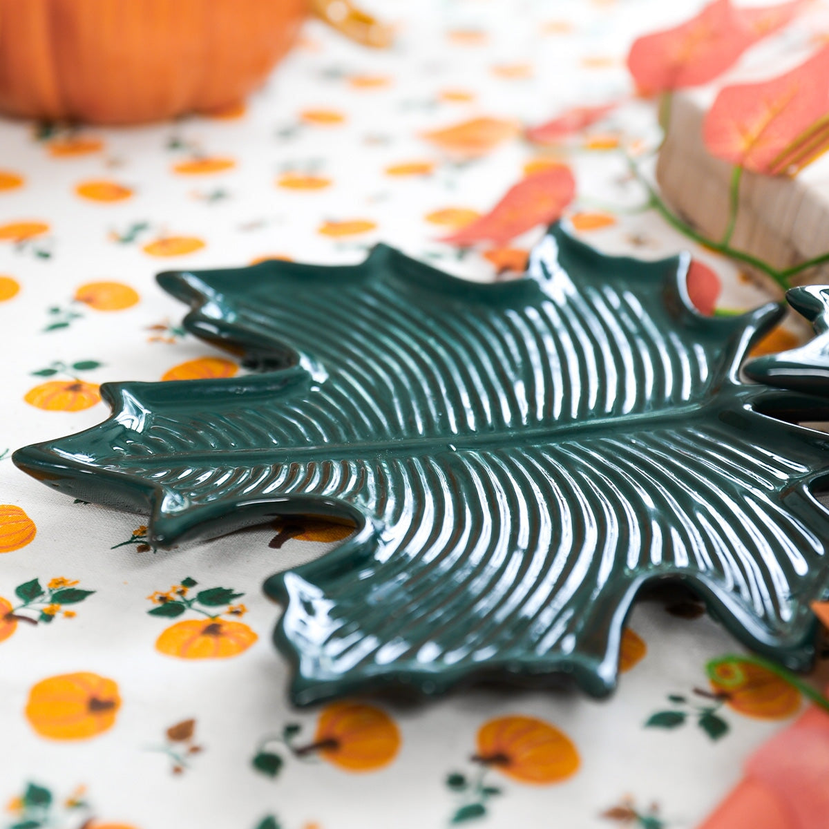 Leaf-Shaped Serving Dish - Large Kitchen Flying Tiger Copenhagen 