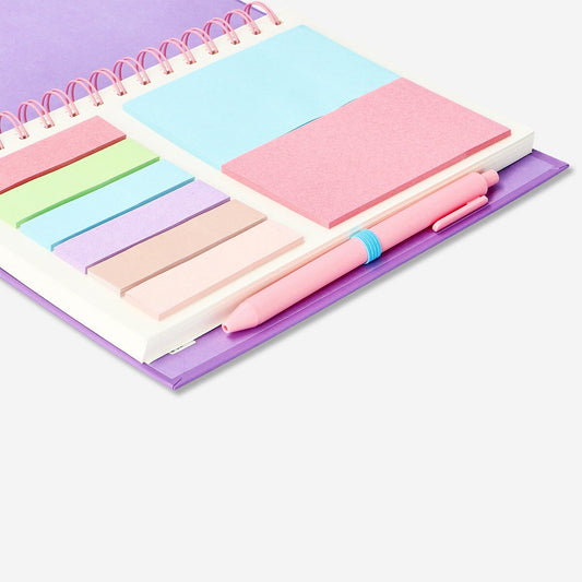 Notebook. Cu markere de pagină și stilou cu bilă