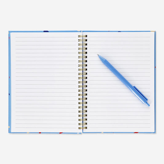 Caderno de notas com utensílios de escrita