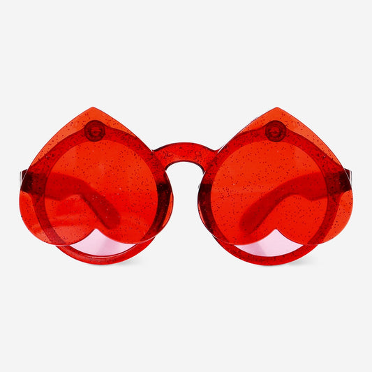 Party glasses with red hearts