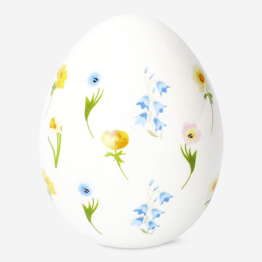 Decorative egg with flowers