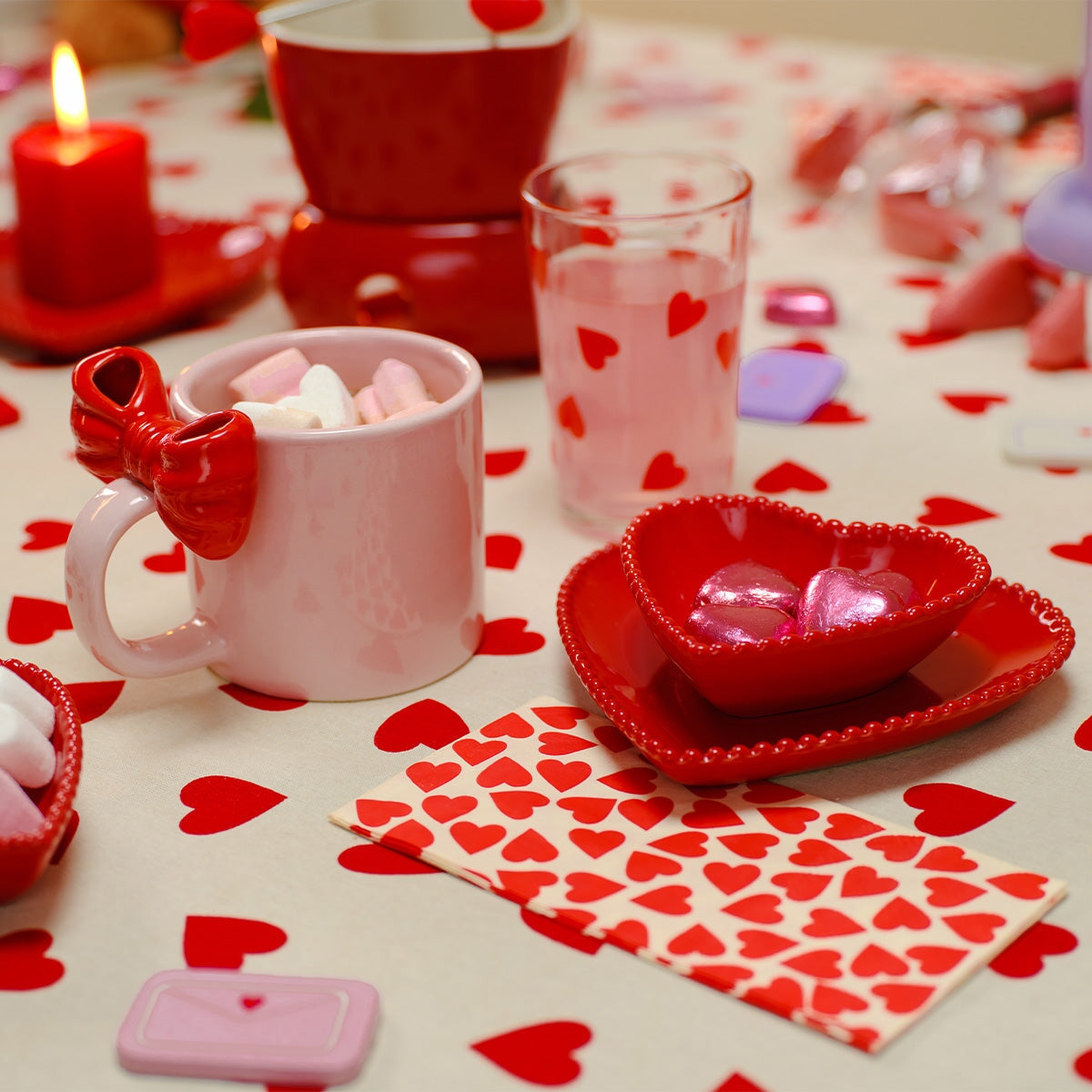 Pink heart shaped serving plate with beaded edge Kitchen Flying Tiger Copenhagen 